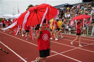 Einzug der Vereine ins Haldenbergstadion: Kinder des TV Uhingen Einzug der Vereine ins Haldenbergstadion: Kinder des TV Uhingen